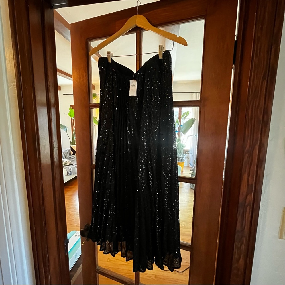Banana Republic Black Pleated Sequin Midi Skirt Medium NWT